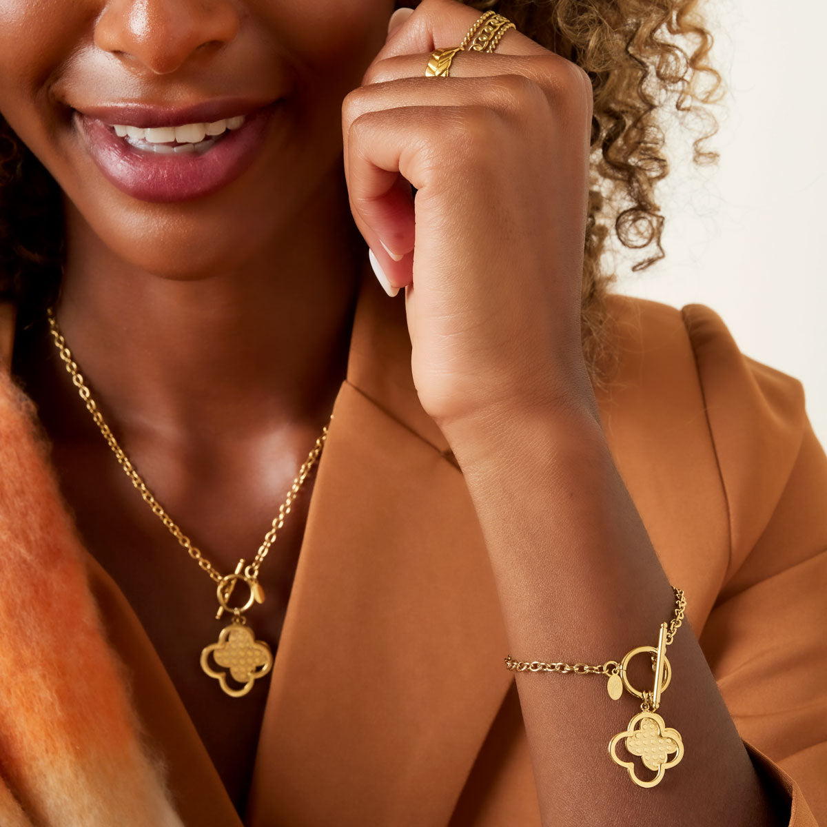 Dames Armband Goudkleurig Stainless Steel met klaver Hanger 17,5Cm Cecile
