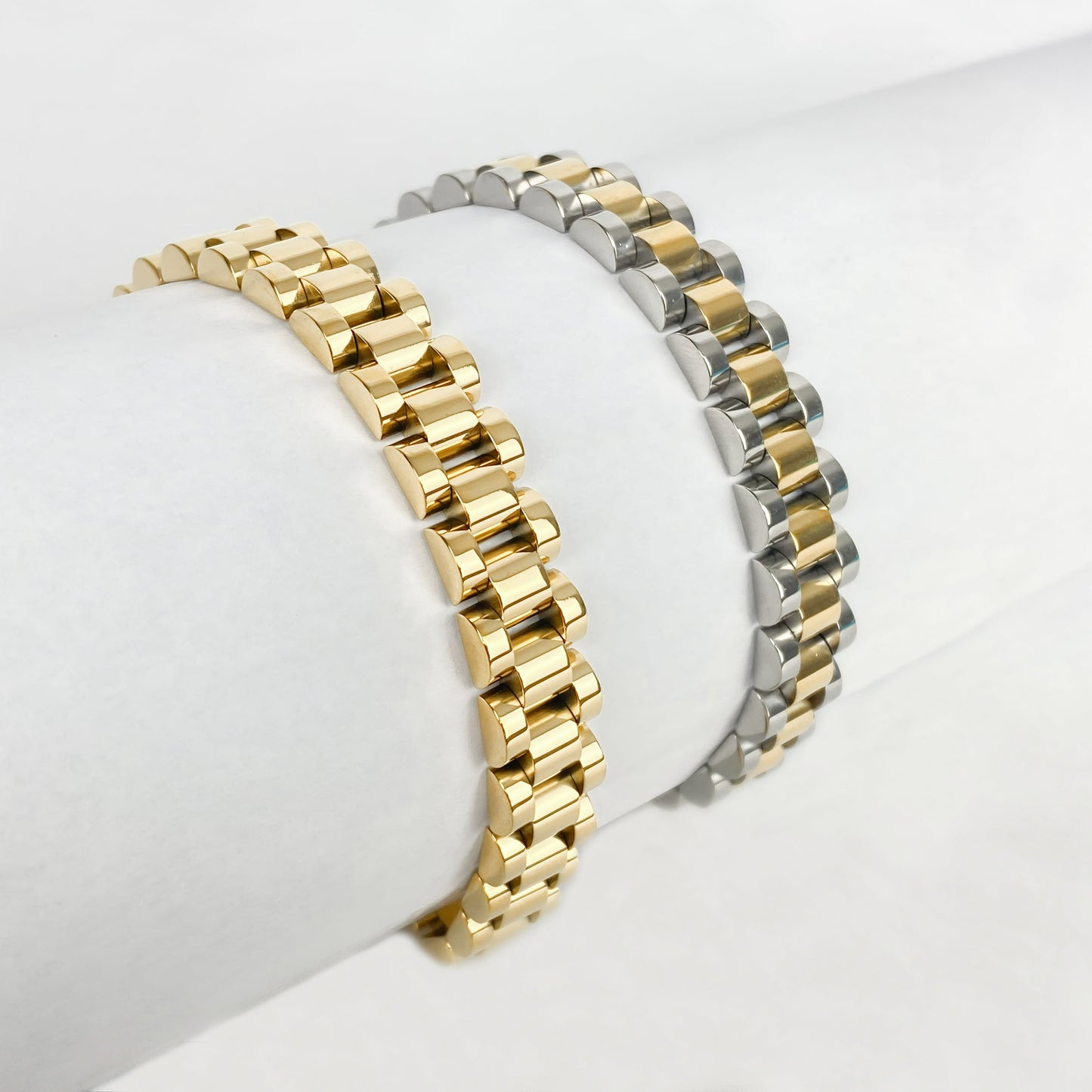 Dames Armband Goud en Zilverkleurig Stainless Steel Met Grove Schakels 18 Cm Maryn