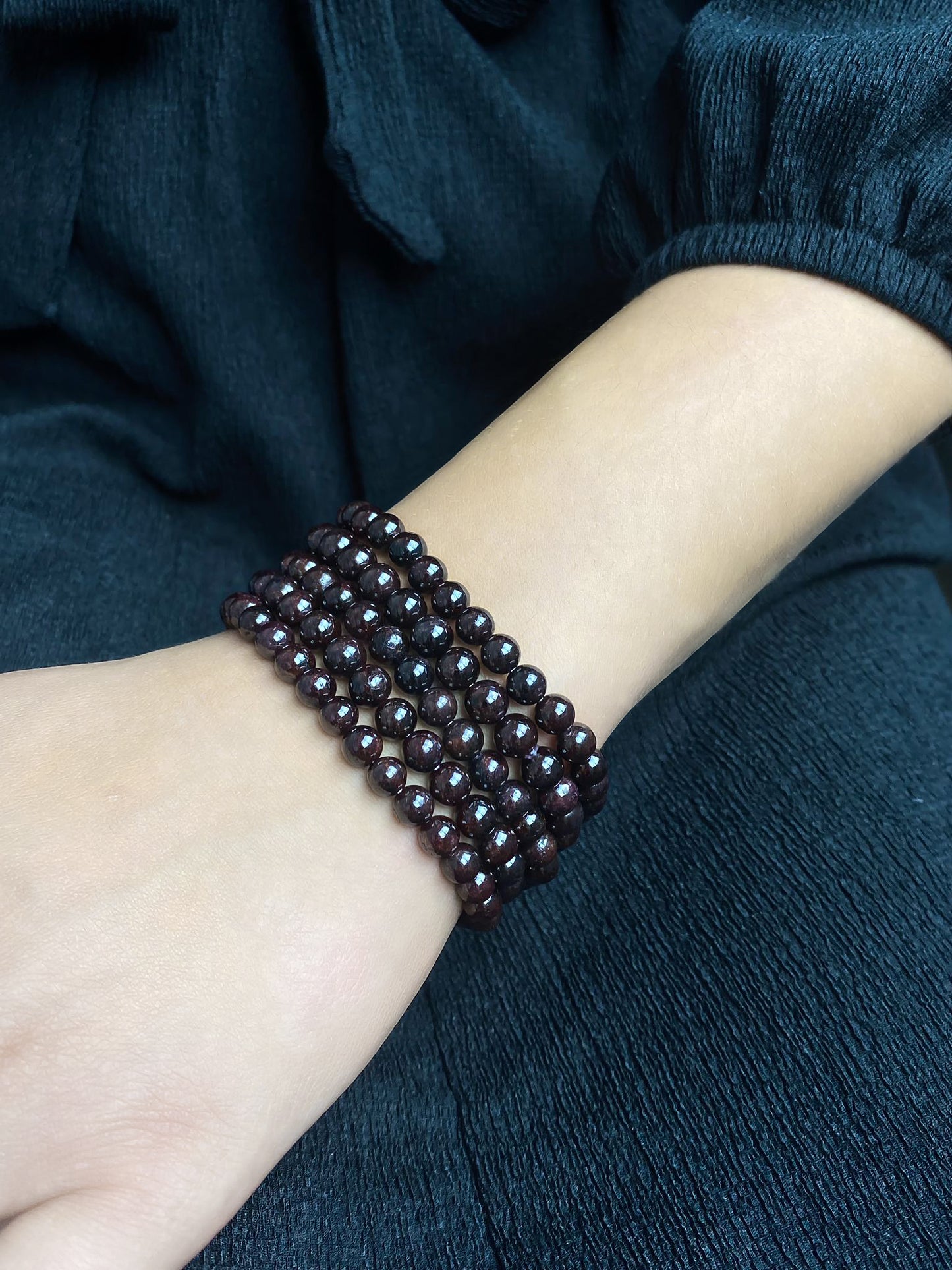 Dames Elastische Armband met Zwart Rode Granaat Kralen 6mm
