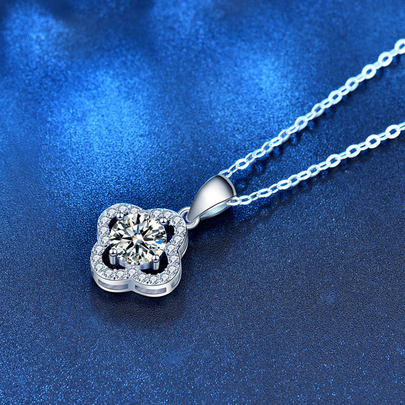 Dames Halsketting Van 925 Sterling Zilver een Witte Moissanite Klaver Hanger 40+5 Cm Vanessa