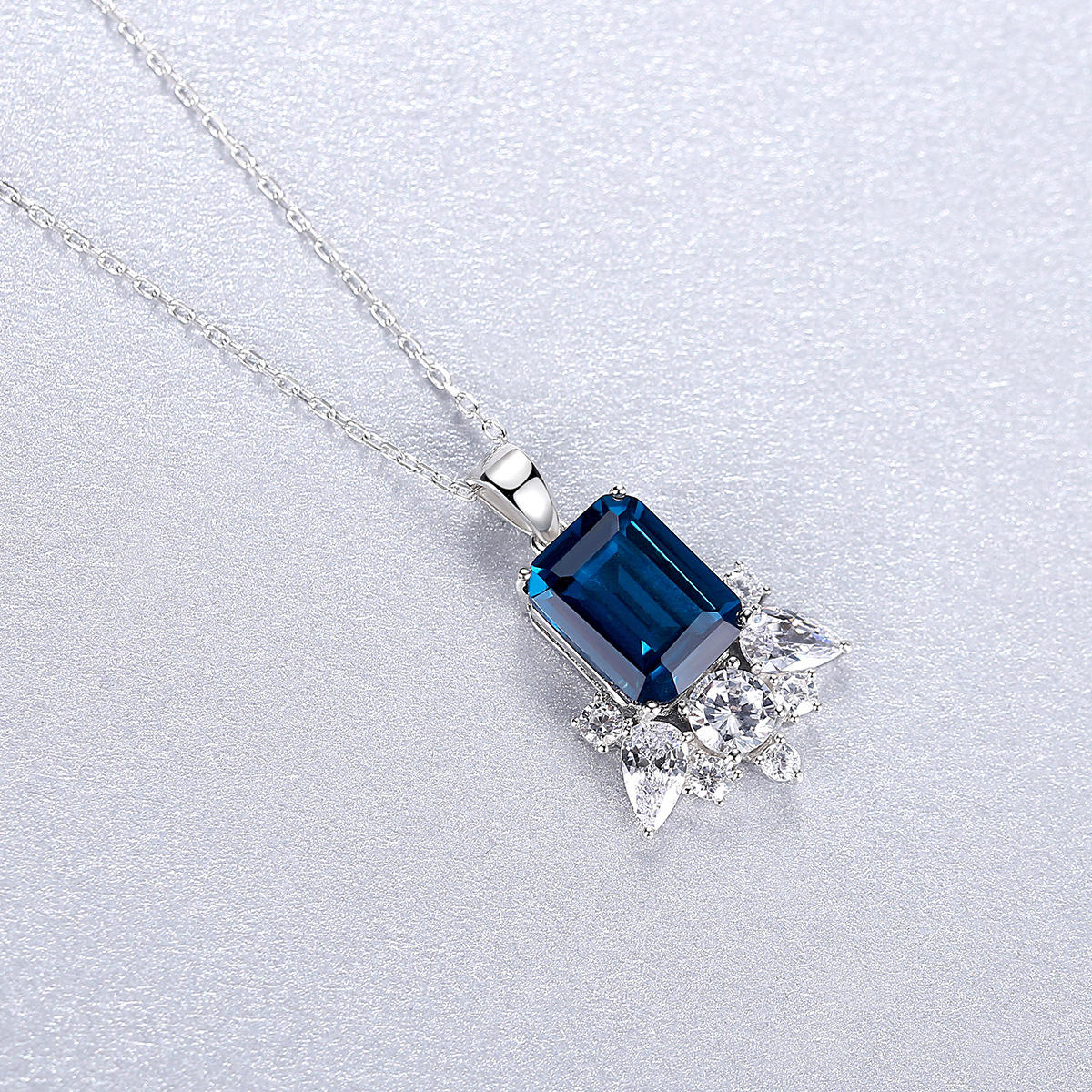 Dames Halsketting 925 Sterling Zilver met Zirconia's en Prachtige Blauwe Gemstone Catharina