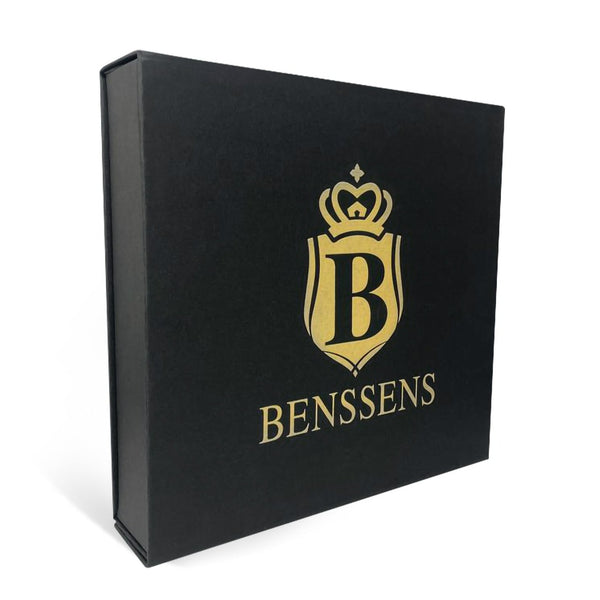 Luxe Accessoires Set van Benssens - Polshorloge met datumnotatie, Zwarte Kaarthouder, Lederen Riem, Armband en Giftbox"