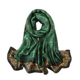 Dames Sjaal Satijn Groen met Panterprint 180 Cm Madina